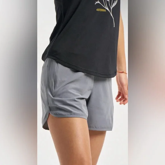 FINAL PRICE💚NWT doTerra Comfort Fit Quick-Dry Shorts gray women’s size small - Picture 1 of 11